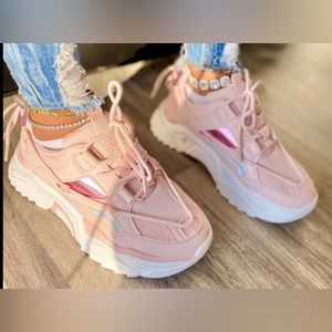 EUC - Mata Pink Chunky Sneakers - Woman's Size 10
